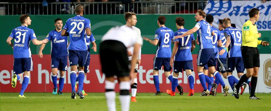 Schalke marschiert ins Viertelfinale