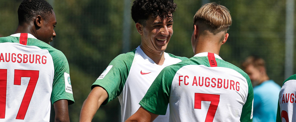FC Augsburg: Talent Dion Berisha erstmals bei den Profis dabei
