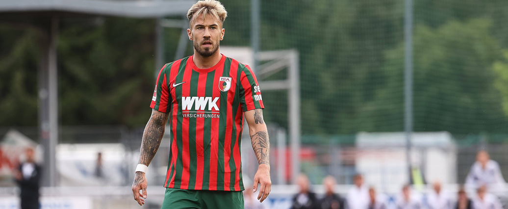 FC Augsburg: Niklas Dorsch verletzungsbedingt ausgewechselt worden