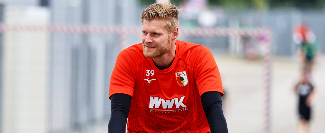 FC Augsburg gibt Torwart Benjamin Leneis nach Zwickau ab