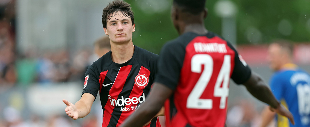 Eintracht Frankfurt: Paxten Aaronson vor Köln-Spiel angeschlagen